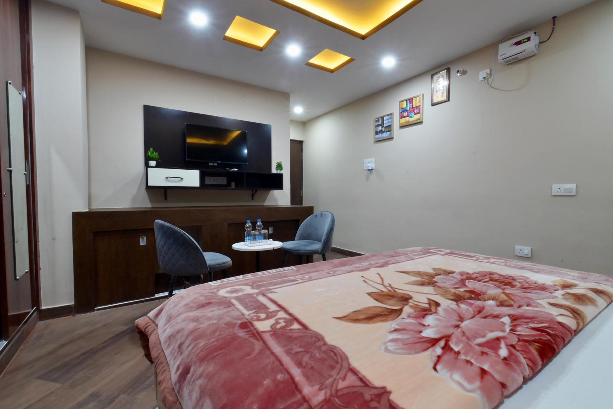 Hotel Lilac Doors Patna  Exterior photo